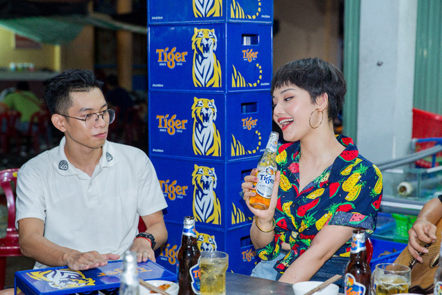 Miu L&ecirc; g&acirc;y b&atilde;o mạng khi lộ clip h&aacute;t ở qu&aacute;n lề đường - Ảnh 16.