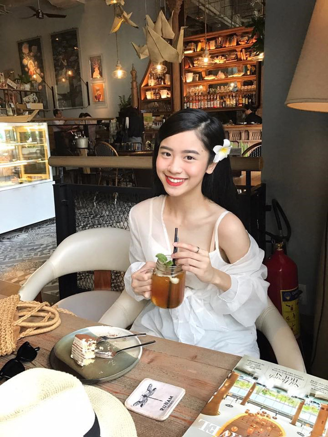 Nụ cười dễ thương của thiếu nữ xứ Thanh hút dân mạng - Ảnh 4. Nụ cười dễ thương của thiếu nữ xứ Thanh hút dân mạng - Ảnh 4.