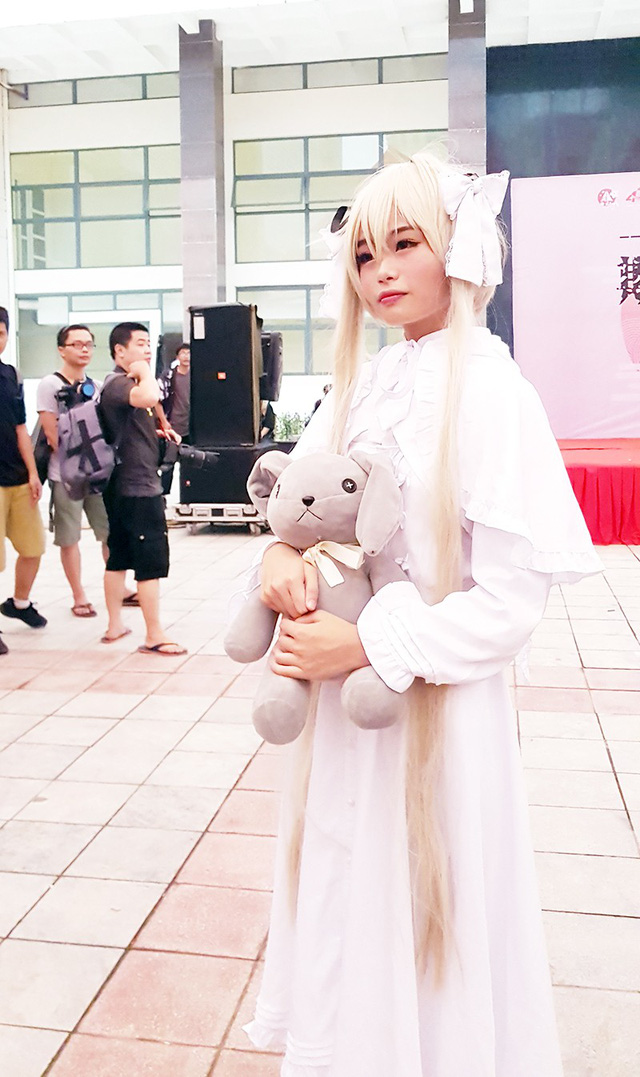 Cosplay H&agrave; th&agrave;nh khoe khả năng chịu n&oacute;ng đ&aacute;ng nể - Ảnh 12.