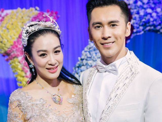 48 tuổi, Chung Lệ Đề mang thai với &ldquo;&ocirc;ng x&atilde;&rdquo; k&eacute;m 12 tuổi? - Ảnh 4.