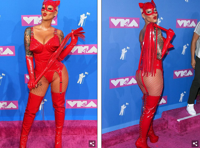 Những sao bị chê mặc xấu trên thảm đỏ VMA - Ảnh 16. Những sao bị chê mặc xấu trên thảm đỏ VMA - Ảnh 16.