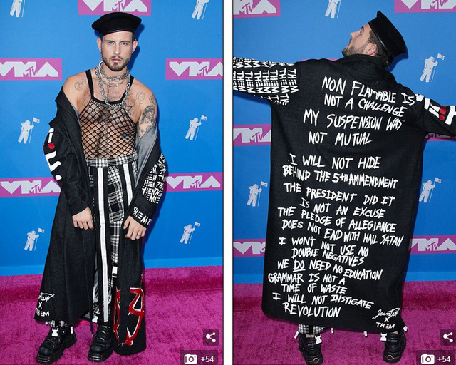 Những sao bị chê mặc xấu trên thảm đỏ VMA - Ảnh 36. Những sao bị chê mặc xấu trên thảm đỏ VMA - Ảnh 36.