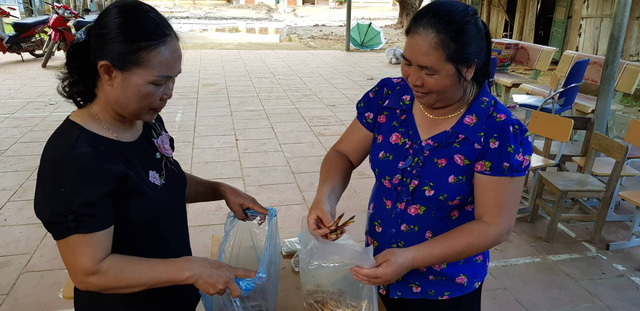 Rớt nước mắt với bát mì tôm ăn vội của giáo viên miền núi sau lễ khai giảng - Ảnh 22. Rớt nước mắt với bát mì tôm ăn vội của giáo viên miền núi sau lễ khai giảng - Ảnh 22.