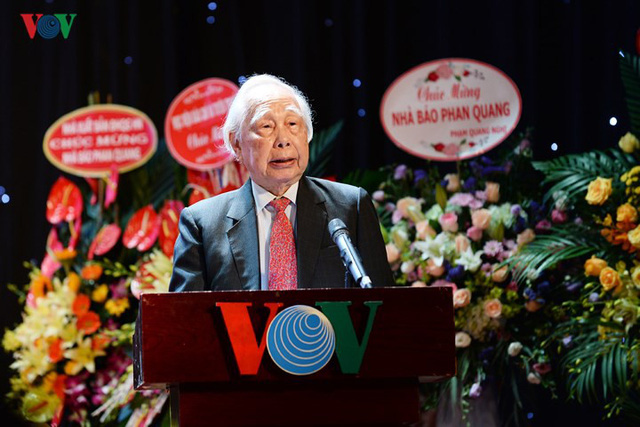 Hình ảnh buổi ra mắt sách “Phan Quang - 90 tuổi đời, 70 tuổi nghề” - Ảnh 26. Hình ảnh buổi ra mắt sách “Phan Quang - 90 tuổi đời, 70 tuổi nghề” - Ảnh 26.