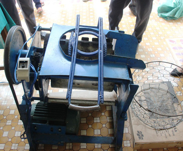 M&aacute;y b&oacute;c vỏ dừa hữu &iacute;ch do hai học sinh lớp 8 s&aacute;ng chế - Ảnh 4.