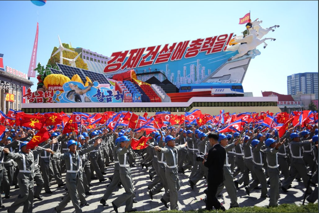 Màn duyệt binh đồng đều ấn tượng của quân đội Triều Tiên - Ảnh 32. Màn duyệt binh đồng đều ấn tượng của quân đội Triều Tiên - Ảnh 32.