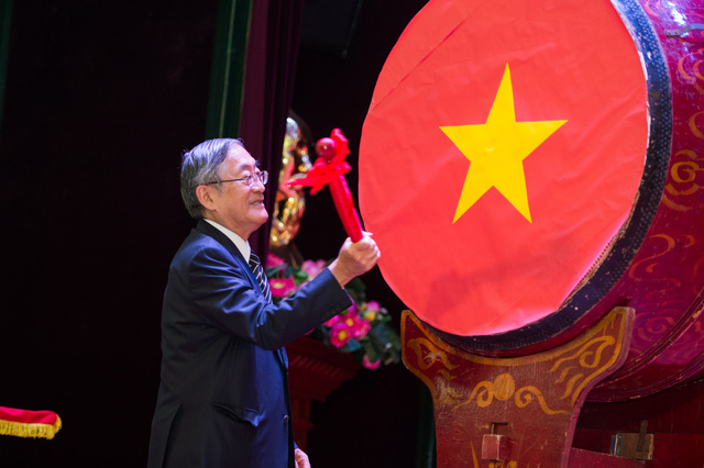 Trường ĐH Việt Nhật đưa bài giảng vào Lễ khai trường - Ảnh 2. Trường ĐH Việt Nhật đưa bài giảng vào Lễ khai trường - Ảnh 2.