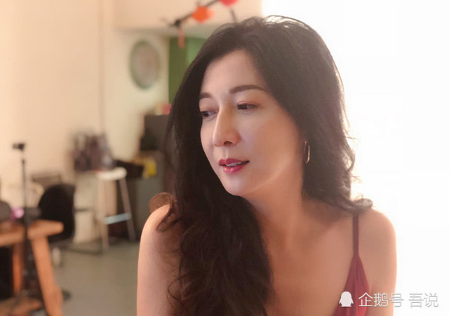 Con gái “rơi” của Thành Long khoe ảnh tình tứ cùng bạn gái, cắt đứt quan hệ với mẹ ruột - Ảnh 16. Con gái “rơi” của Thành Long khoe ảnh tình tứ cùng bạn gái, cắt đứt quan hệ với mẹ ruột - Ảnh 16.