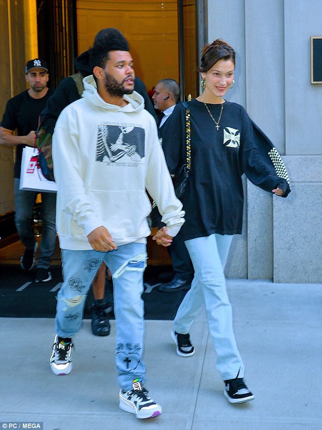 Bella Hadid hạnh phúc bên bạn trai - Ảnh 4. Bella Hadid hạnh phúc bên bạn trai - Ảnh 4.