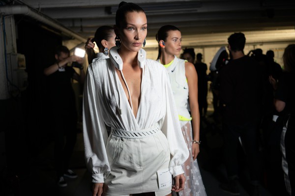 Bella Hadid hạnh phúc bên bạn trai - Ảnh 12. Bella Hadid hạnh phúc bên bạn trai - Ảnh 12.