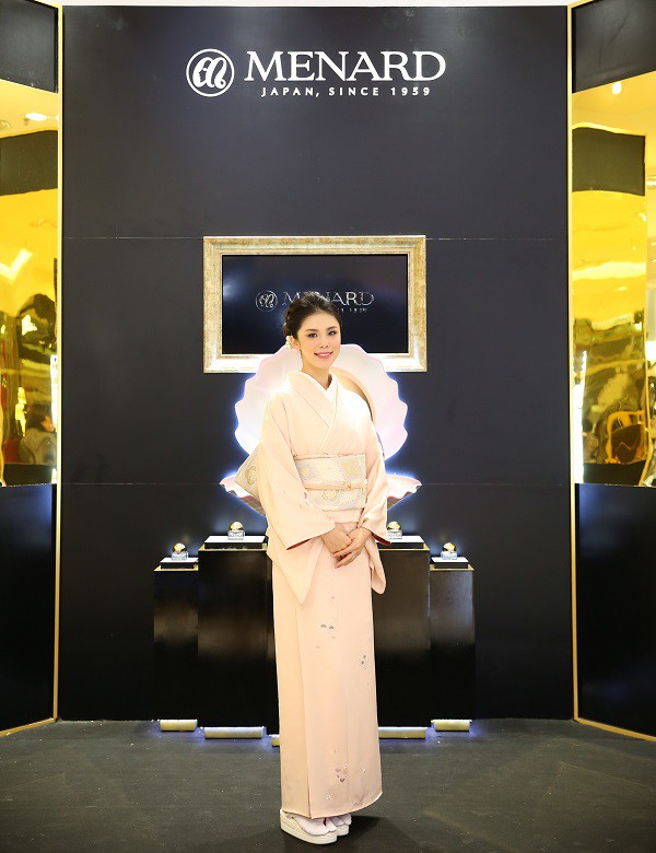 “Chim công làng múa” Linh Nga: “Đừng cứ ngồi chờ ai đó đem đến hạnh phúc cho mình” - Ảnh 10. “Chim công làng múa” Linh Nga: “Đừng cứ ngồi chờ ai đó đem đến hạnh phúc cho mình” - Ảnh 10.