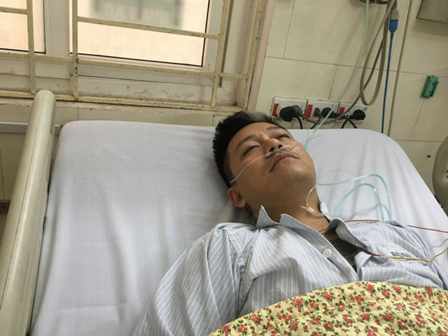 Ca sĩ Tuấn Hưng nhập viện sau khi liveshow đột ngột bị hoãn - Ảnh 2. Ca sĩ Tuấn Hưng nhập viện sau khi liveshow đột ngột bị hoãn - Ảnh 2.