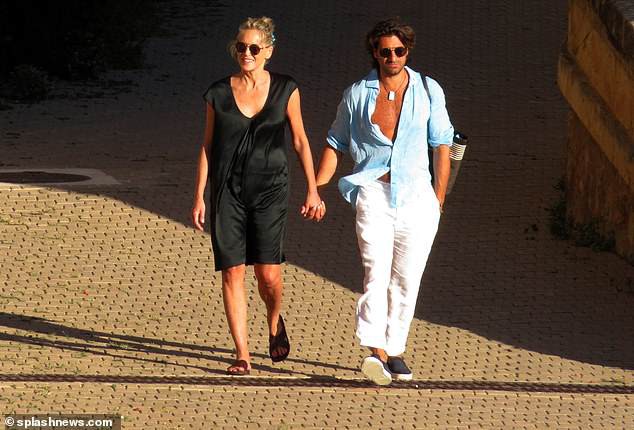 Sharon Stone hạnh phúc bên bồ trẻ - Ảnh 8. Sharon Stone hạnh phúc bên bồ trẻ - Ảnh 8.