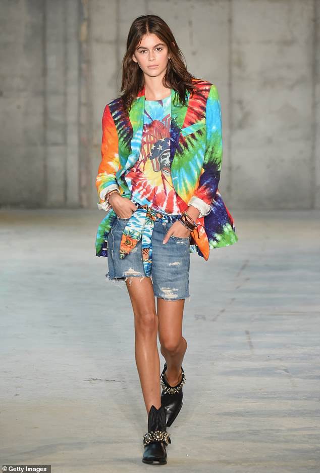 Kaia Gerber: 17 tuổi đã thành siêu mẫu - Ảnh 8. Kaia Gerber: 17 tuổi đã thành siêu mẫu - Ảnh 8.