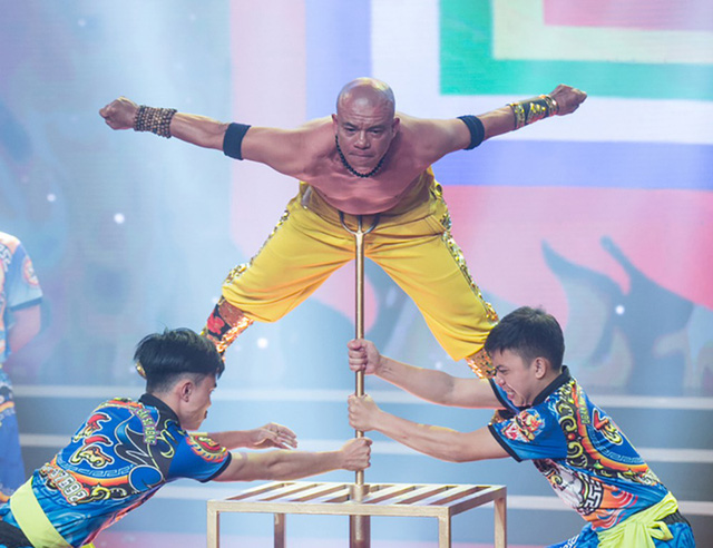 Nghệ sĩ xiếc đường phố Minh Nhật trở th&agrave;nh Qu&aacute;n qu&acirc;n &ldquo;Kỳ t&agrave;i lộ diện 2018&rdquo; - Ảnh 2.