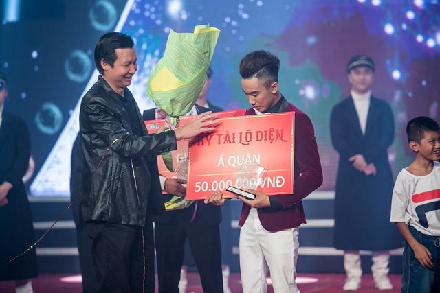 Nghệ sĩ xiếc đường phố Minh Nhật trở th&agrave;nh Qu&aacute;n qu&acirc;n &ldquo;Kỳ t&agrave;i lộ diện 2018&rdquo; - Ảnh 22.