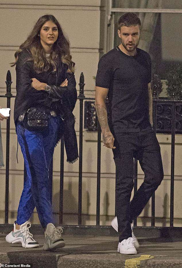 Liam Payne ra phố cùng cô gái lạ - Ảnh 2. Liam Payne ra phố cùng cô gái lạ - Ảnh 2.