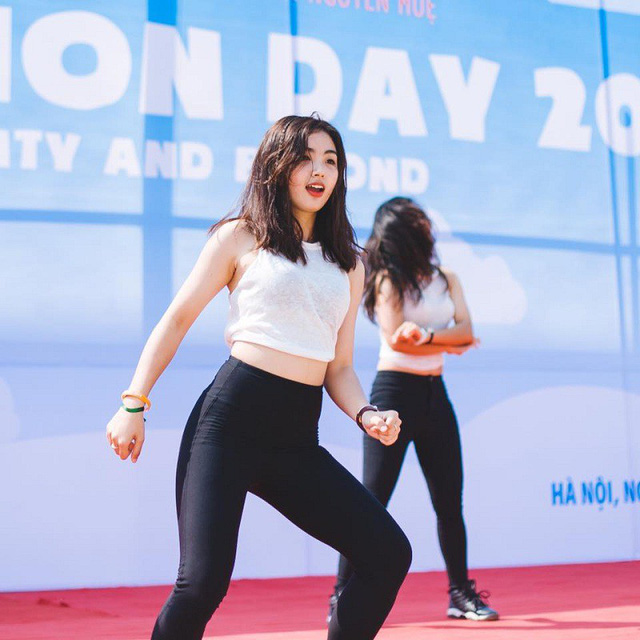 Nữ nh&oacute;m trưởng 9X t&agrave;i năng, xinh đẹp, y&ecirc;u th&iacute;ch cổ động b&oacute;ng rổ - Ảnh 4.