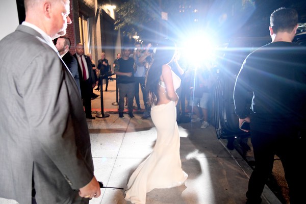 Kim Kardashian diện váy táo bạo - Ảnh 4. Kim Kardashian diện váy táo bạo - Ảnh 4.