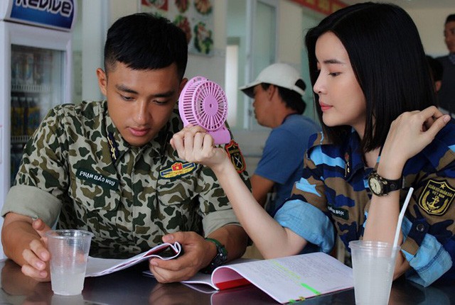 Phim “Hậu duệ mặt trời” phiên bản Việt vướng sai sót, Đài VTC nói gì? - Ảnh 4. Phim “Hậu duệ mặt trời” phiên bản Việt vướng sai sót, Đài VTC nói gì? - Ảnh 4.