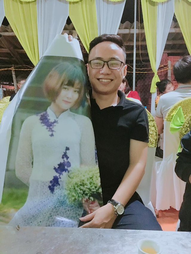 Hài hước cô gái được nhóm bạn in ảnh để giữ lời hứa dự đám cưới năm xưa - Ảnh 8.
