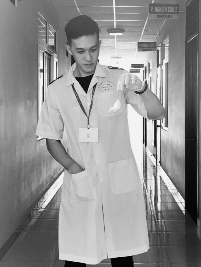 Vẻ điển trai của nam sinh trường Y mang 3 dòng máu Việt - Hoa - Pháp - Ảnh 4. Vẻ điển trai của nam sinh trường Y mang 3 dòng máu Việt - Hoa - Pháp - Ảnh 4.
