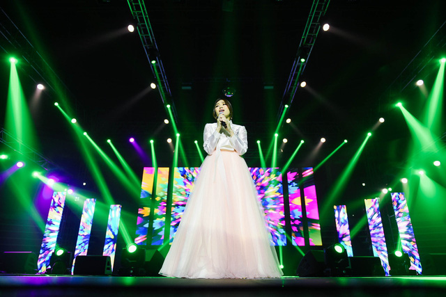 Mỹ Tâm “bùng cháy” cùng khán giả trong liveshow tại Hàn Quốc - Ảnh 14. Mỹ Tâm “bùng cháy” cùng khán giả trong liveshow tại Hàn Quốc - Ảnh 14.