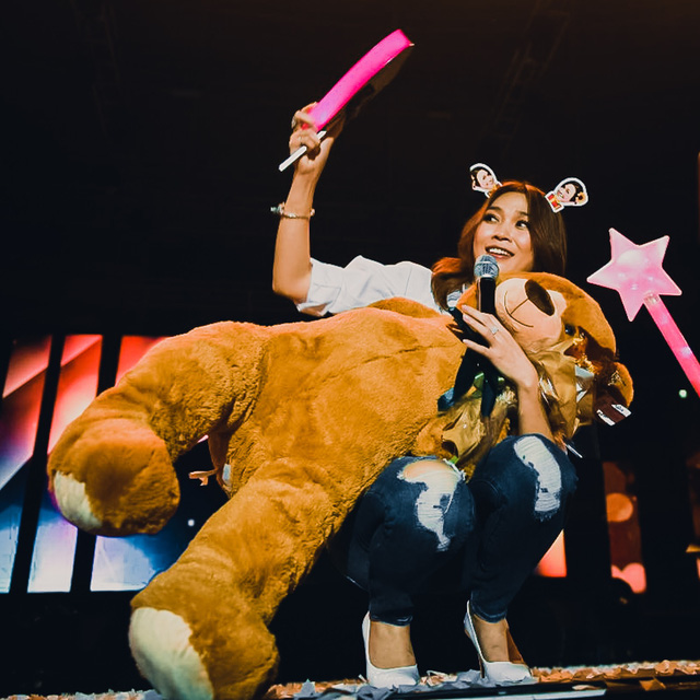 Mỹ Tâm “bùng cháy” cùng khán giả trong liveshow tại Hàn Quốc - Ảnh 16. Mỹ Tâm “bùng cháy” cùng khán giả trong liveshow tại Hàn Quốc - Ảnh 16.