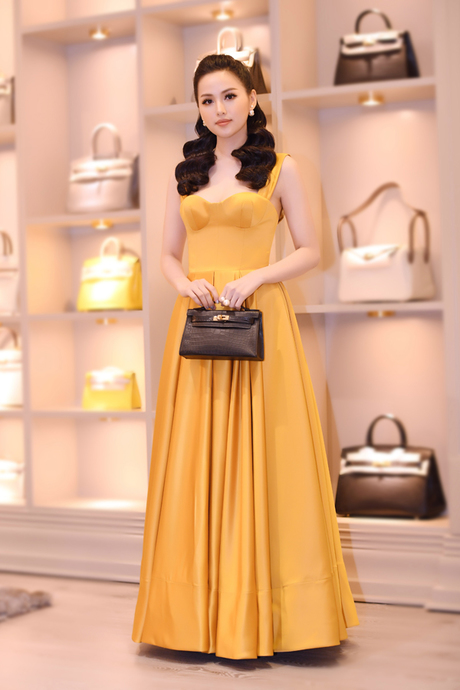 Vũ C&aacute;t Tường nữ t&iacute;nh bất ngờ; &Aacute; hậu Ho&agrave;ng Oanh diện &ldquo;lưới đ&aacute;nh c&aacute;&rdquo; - Ảnh 10.