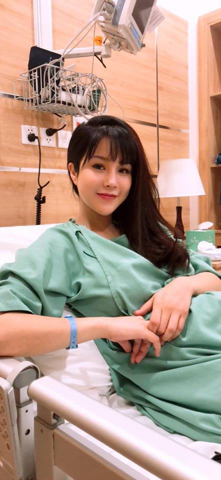 Diệp Lâm Anh đã sinh con đầu lòng, được chồng thiếu gia tặng xe tiền tỷ - Ảnh 2. Diệp Lâm Anh đã sinh con đầu lòng, được chồng thiếu gia tặng xe tiền tỷ - Ảnh 2.