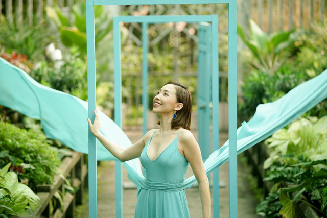 Đột nhập hậu trường MV ca khúc Stay Open “vui tới nóc” sắp ra mắt của Tóc Tiên - Ảnh 6.