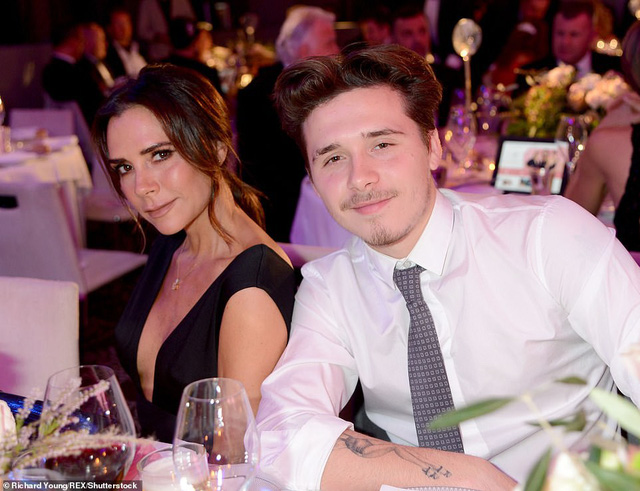 Victoria Beckham thanh lịch dự sự kiện - Ảnh 8. Victoria Beckham thanh lịch dự sự kiện - Ảnh 8.