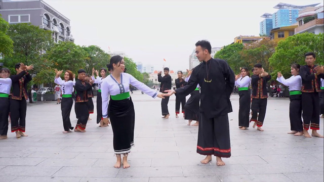 Bí kíp tỏ tình dành cho các chàng trai: Càng độc lạ càng tốt - Ảnh 2. Bí kíp tỏ tình dành cho các chàng trai: Càng độc lạ càng tốt - Ảnh 2.