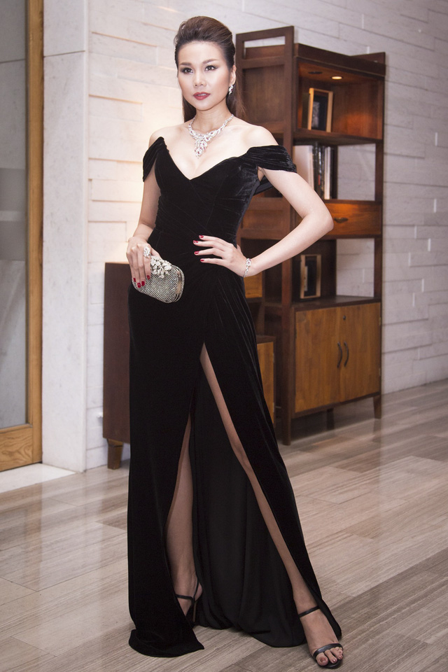 Bảo Anh gợi cảm hết nấc, Hoa hậu Tiểu Vy hoá công chúa xinh đẹp - Ảnh 10. Bảo Anh gợi cảm hết nấc, Hoa hậu Tiểu Vy hoá công chúa xinh đẹp - Ảnh 10.