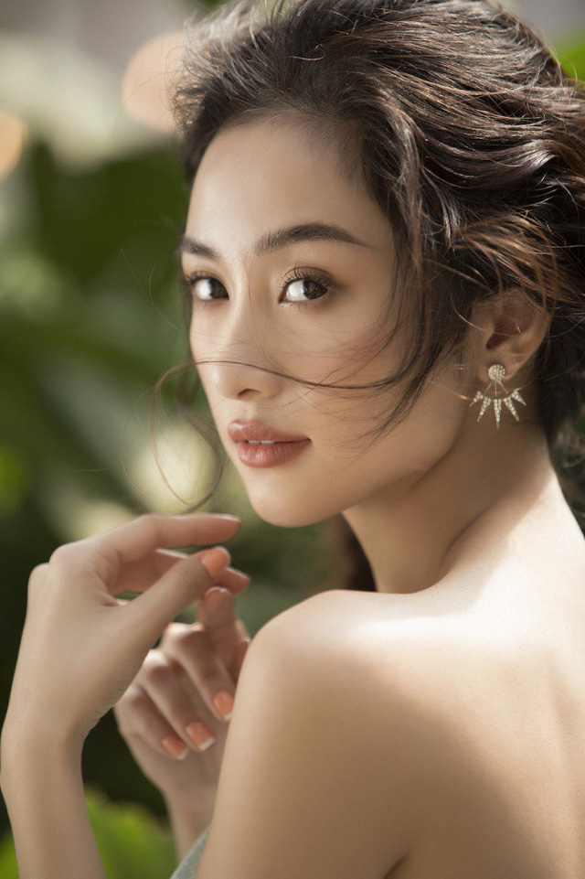 Jun Vũ ngày càng tự tin khoe vòng một phổng phao sau “dao kéo” - Ảnh 2.