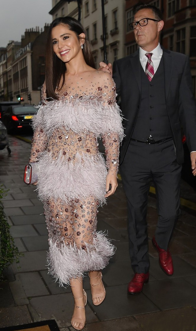 “Gái một con” Cheryl Cole đẹp dịu dàng và quyến rũ - Ảnh 28. “Gái một con” Cheryl Cole đẹp dịu dàng và quyến rũ - Ảnh 28.