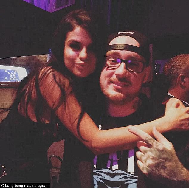 Selena Gomez đ&atilde; ở viện điều trị t&acirc;m thần được 6 tuần - Ảnh 4.