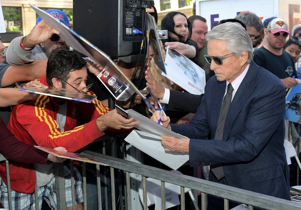 Michael Douglas được lưu tên trên đại lộ Danh vọng - Ảnh 4.