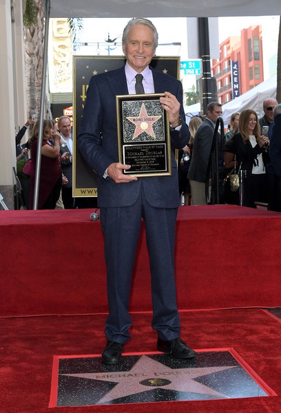 Michael Douglas được lưu tên trên đại lộ Danh vọng - Ảnh 6.