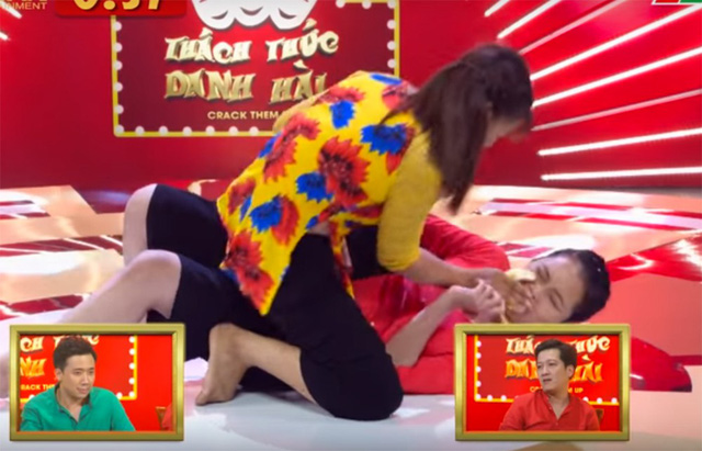 Trấn Thành bỏ tiền túi “đền” cho chương trình “Thách thức danh hài” vì lỡ cười “dễ dãi” - Ảnh 4. Trấn Thành bỏ tiền túi “đền” cho chương trình “Thách thức danh hài” vì lỡ cười “dễ dãi” - Ảnh 4.