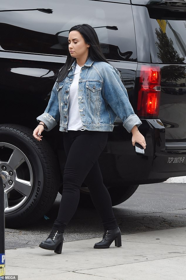 Demi Lovato đã rời trại cai nghiện và khỏe mạnh - Ảnh 4. Demi Lovato đã rời trại cai nghiện và khỏe mạnh - Ảnh 4.