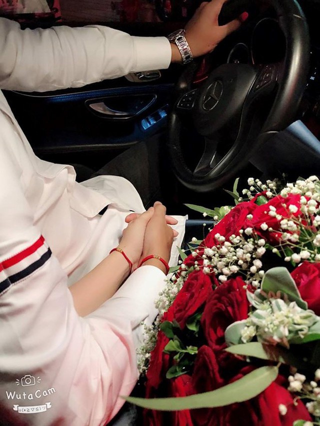 Những khoảnh khắc “tình bể bình” của cầu thủ U23 Việt Nam với bạn gái - Ảnh 24.