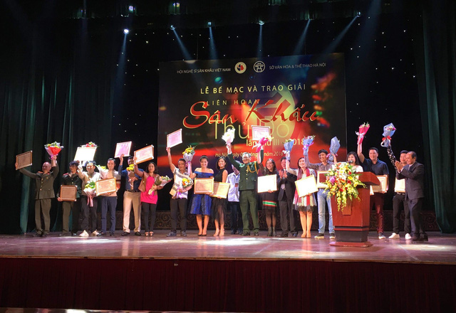 NSƯT Thu Hà “lá ngọc cành vàng” đoạt huy chương bạc với vai bà giáo - Ảnh 2.