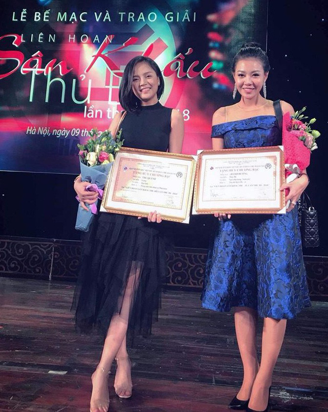 NSƯT Thu Hà “lá ngọc cành vàng” đoạt huy chương bạc với vai bà giáo - Ảnh 4.