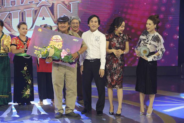 Kinh ngạc trước t&agrave;i nghệ khắc tượng bằng m&uacute;t xốp của đi&ecirc;u khắc gia 76 tuổi - Ảnh 4.