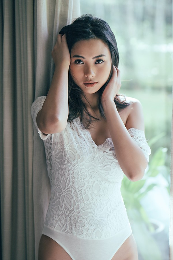 Đào Hà nóng bỏng từng centimet sau hai năm “ẩn thân” khó hiểu - Ảnh 12. Đào Hà nóng bỏng từng centimet sau hai năm “ẩn thân” khó hiểu - Ảnh 12.