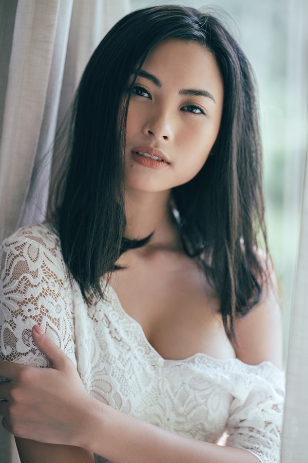 Đào Hà nóng bỏng từng centimet sau hai năm “ẩn thân” khó hiểu - Ảnh 14. Đào Hà nóng bỏng từng centimet sau hai năm “ẩn thân” khó hiểu - Ảnh 14.