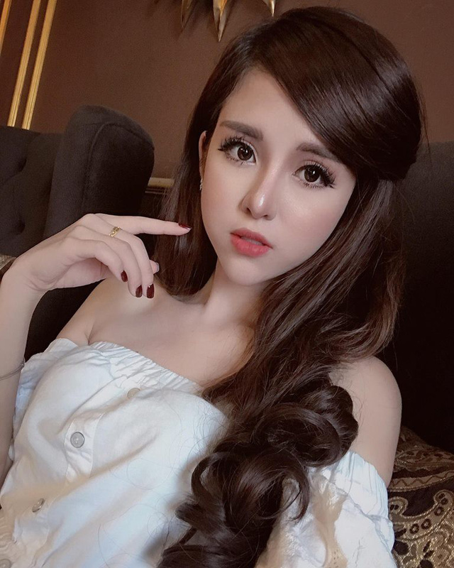 Hot vlogger Huy Cung bất ngờ làm đám hỏi cùng bạn gái xinh đẹp - Ảnh 10. Hot vlogger Huy Cung bất ngờ làm đám hỏi cùng bạn gái xinh đẹp - Ảnh 10.