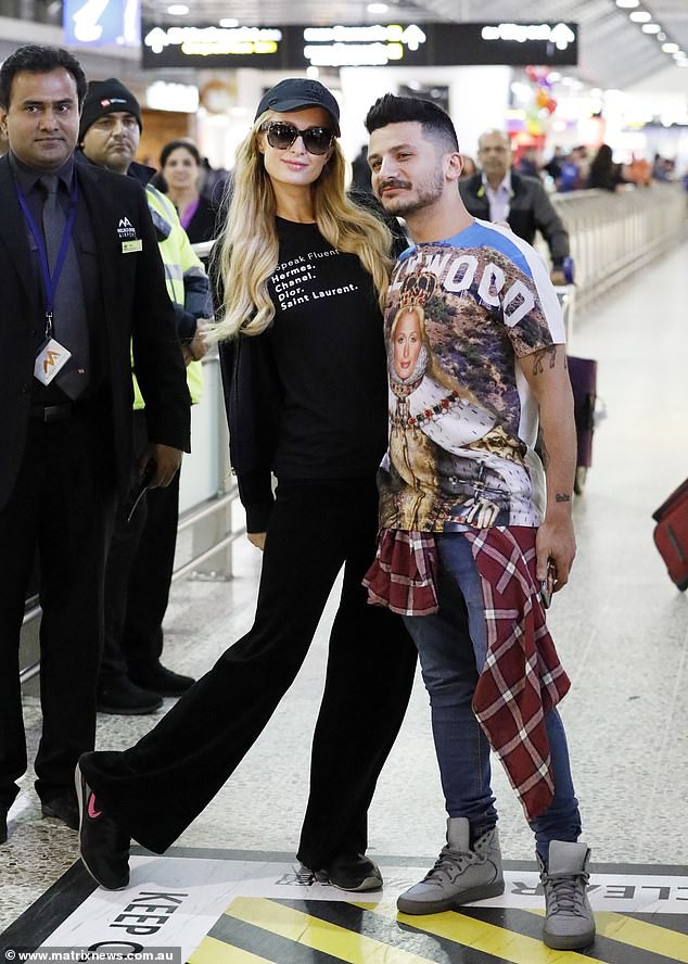 Paris Hilton tái xuất sau khi chia tay bạn trai - Ảnh 8. Paris Hilton tái xuất sau khi chia tay bạn trai - Ảnh 8.