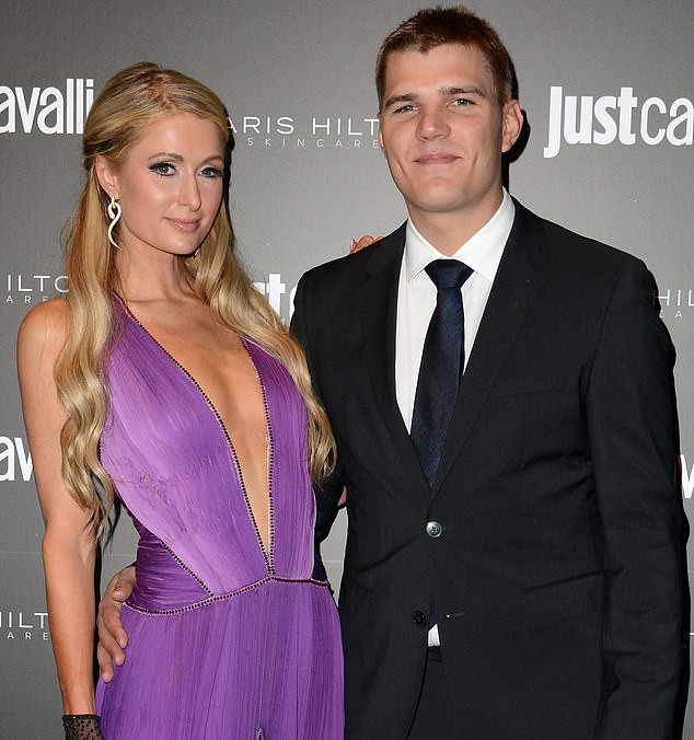 Paris Hilton tái xuất sau khi chia tay bạn trai - Ảnh 16. Paris Hilton tái xuất sau khi chia tay bạn trai - Ảnh 16.